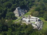 Una vista de la Zona Arqueológica de Palenque. 